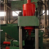 Y83-1800型生铁屑打包机