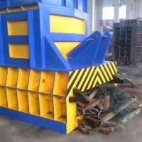 废铁箱式剪切机